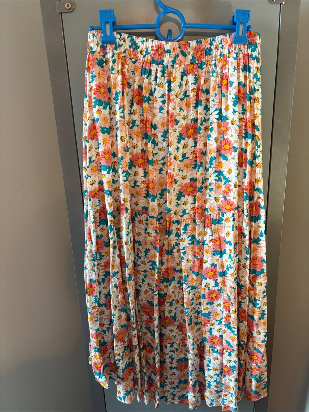 Pretty Garden Floral High-Low Skirt - White with Pink & Teal Flowers - Picture 4 of 5